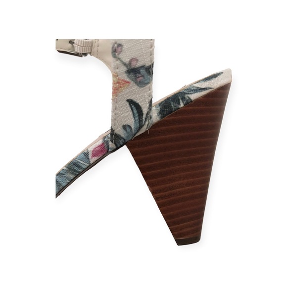 Chelsee Floral Heels - Picture 7 of 7